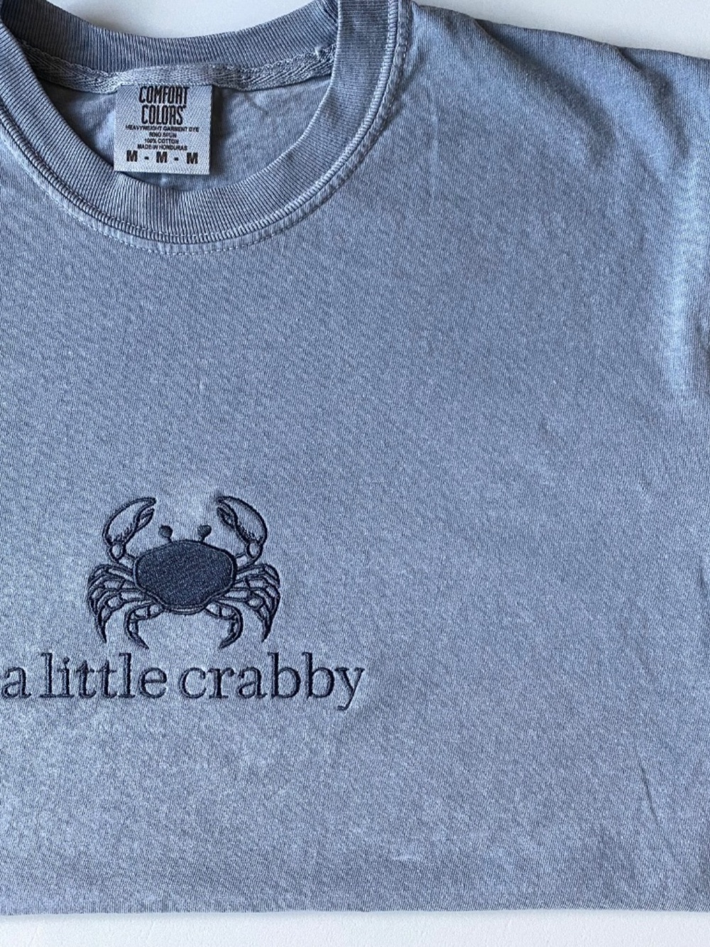 Embroidered coastal crab design - Picture 4 of 7